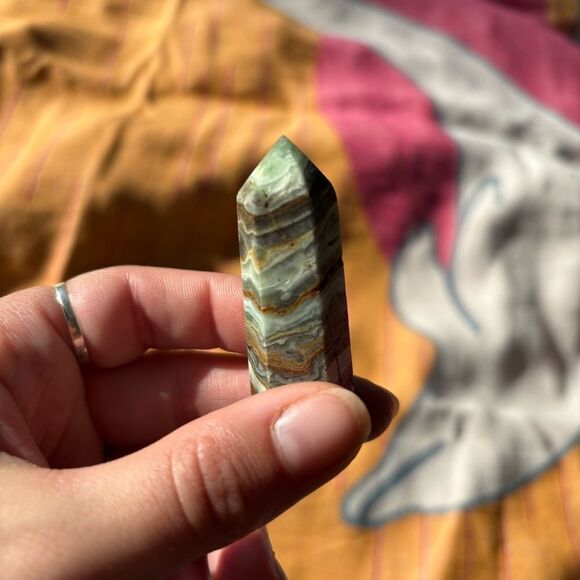 Banded Calcite Striped Crystal Point small crystal healing energy - Picture 4 of 5